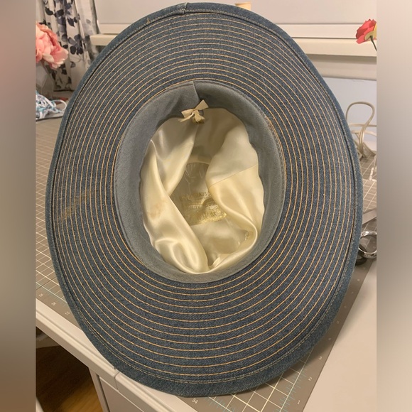 Vintage 1970s Levi’s western hat. In great used condition. - Picture 7 of 12
